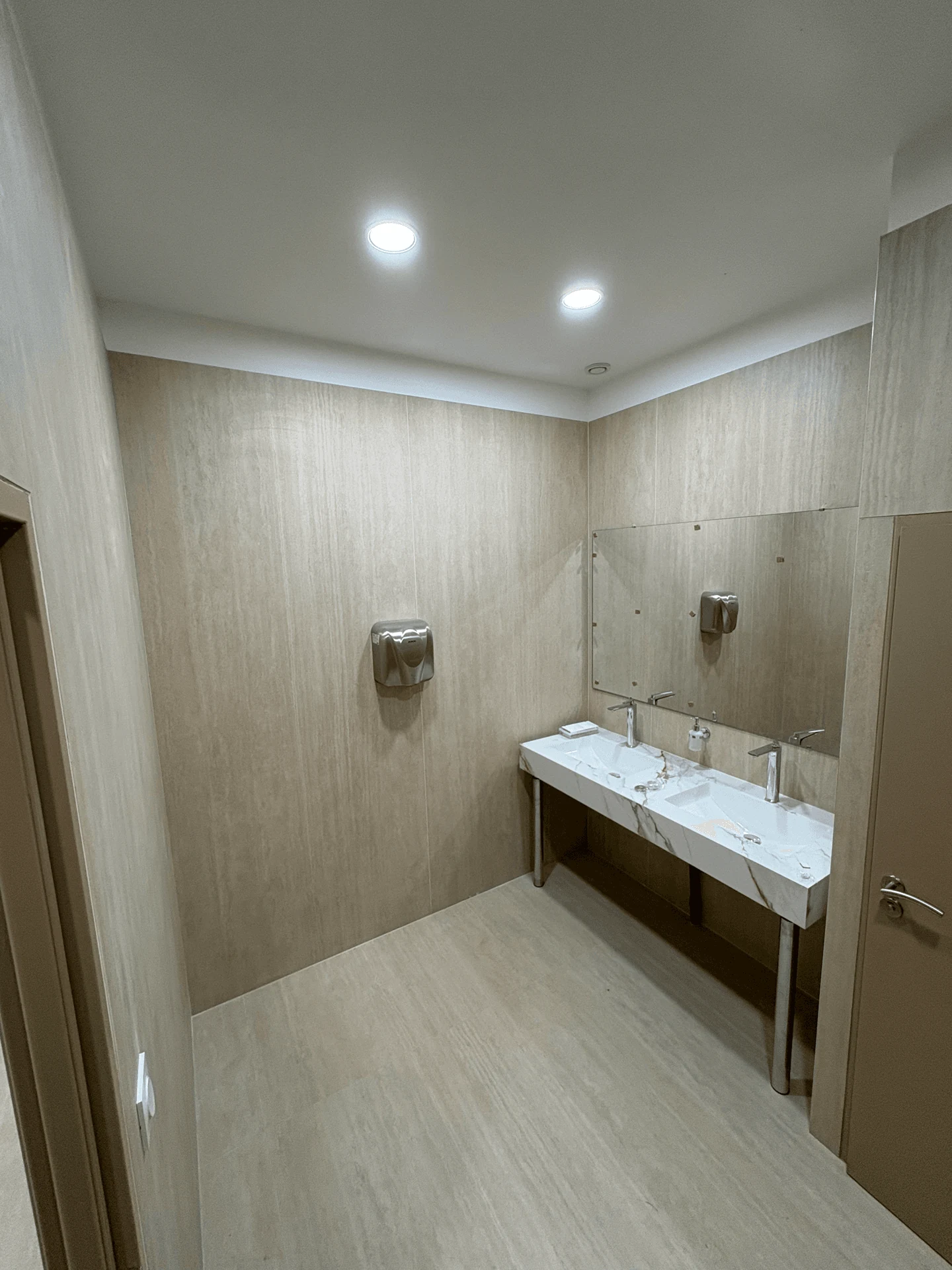 Finitions intérieures à Marseille — RNM Bat 13